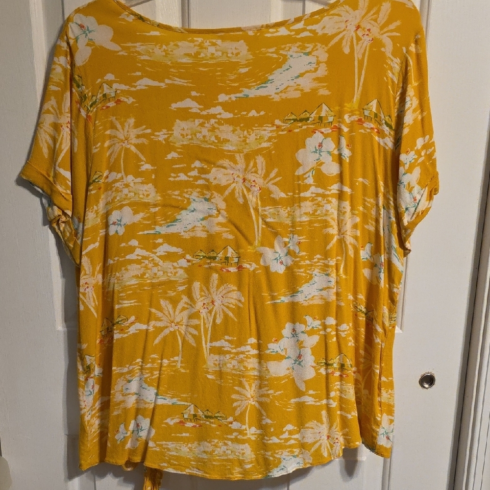 LC Lauren Conrad Yellow Floral Short Sleeve Tee - Picture 7 of 8